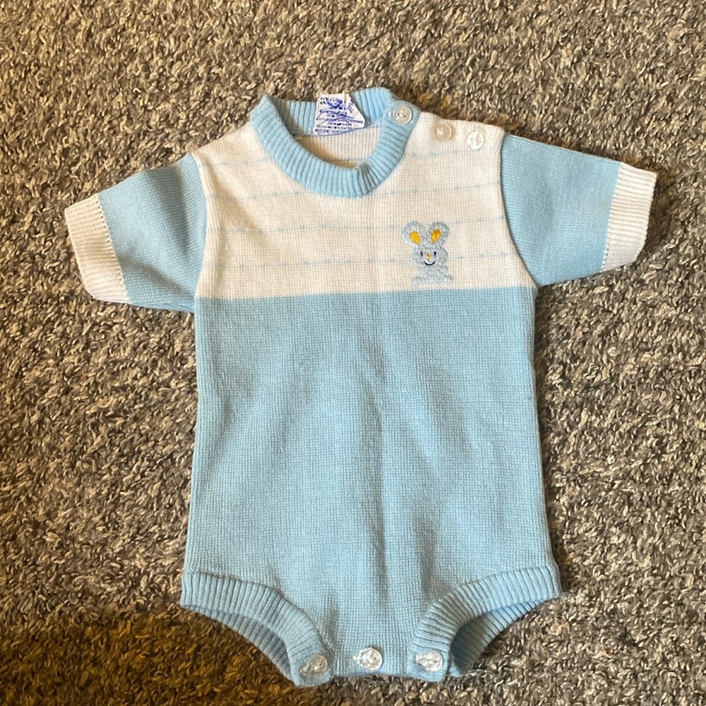 ✨SOLD✨Vintage Bunny Baby Onesie